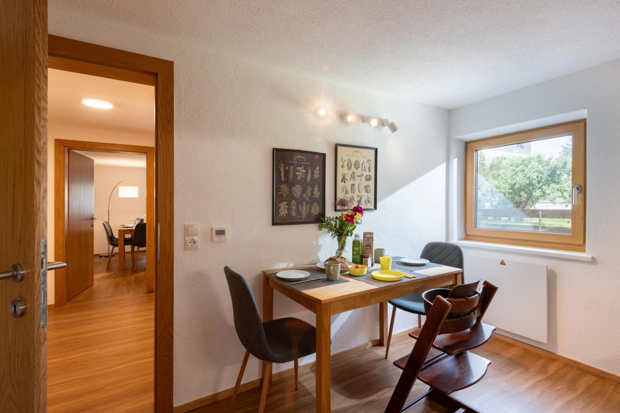 Modernes Apartment - 3 Schlafzimmer - 2 Kostenlose Parkplaetze فغن المظهر الخارجي الصورة