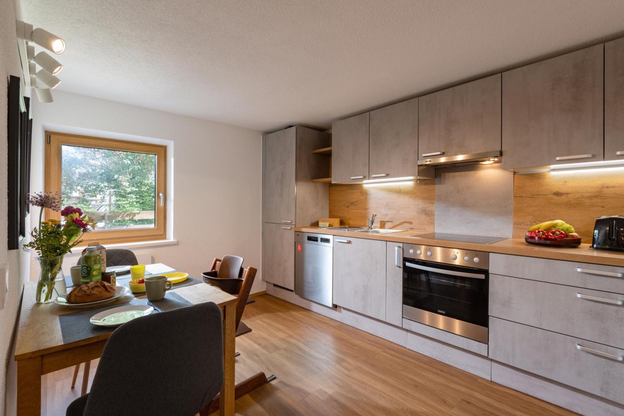 Modernes Apartment - 3 Schlafzimmer - 2 Kostenlose Parkplaetze فغن المظهر الخارجي الصورة